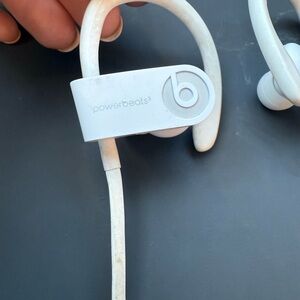 Beats Powerbeats3 Wireless Earphones - White